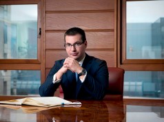 Kiril Kravčenko beži iz Srbije!