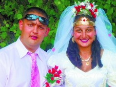 Šokantno: Majka udala ćerku od 22 godine!