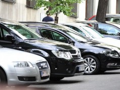 Novinari ljubomorni na popove zbog besnih automobila!