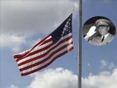 Ispred američke ambasade zastave na pola koplja jer je umro drug Tito!