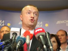 Pajtić za obavezne gej brakove!