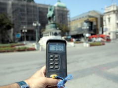 Siniša Mali opet uključio HAARP da rastera demonstrante!