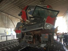 Francuska: Najmanje 60 povređenih u udaru voza u drvo – ISIL preuzeo odgovornost!