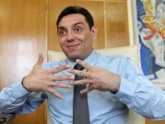 Tito i Jovanka zaposeli Vulina!
