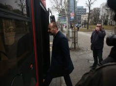 Saša Janković dekintirao – vozi se gradskim autobusom(FOTO)