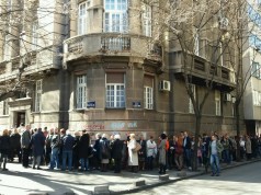 Besplatne koverte za nagradnu igru u izbornom štabu Saše Jankovića u Palmotićevoj?!
