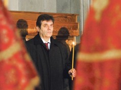 Koštunica hoće da se zamonaši?!