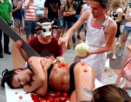 Protesti se radikalizuju – pridružuju se VEGANI!!!