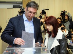 Saznajemo: U nedelju ujutro Vučić glasa za BELOG!!!