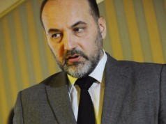 Evo zašto svi napuštaju Jankovića!