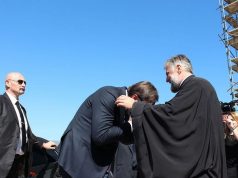 Grigorije blagoslovio predsednika Srbije: Moramo se moliti za Vučića!