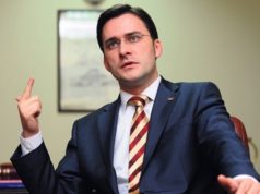 Selaković bacio ANATEMU na vladiku Teodosija i popa Savu Janjića!