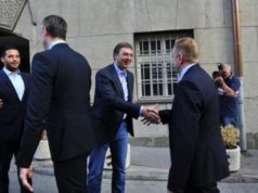 Vučić pregovara da pređe u opoziciju, kao „miraz“ nudi svoj bot tim!