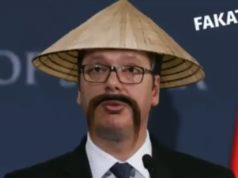 (VIDEO)Vučić uručio tomos Milu Đukanoviću na kineskom jeziku!