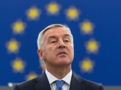 Milo Đukanović se požalio Briselu da mu Srbi petardama rasteruju policiju