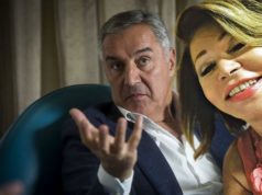 Neda Ukraden nenajavljeno upala u studio dok je Milo davao izjavu: Đukanović hitno prevezen na urgentno-zlu ne trebalo!
