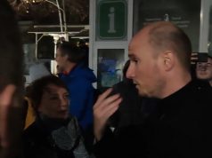 Nakon protesta zbog murala Balša Božović pogođen opuškom u glavu hitno prebačen u urgentni centar!!
