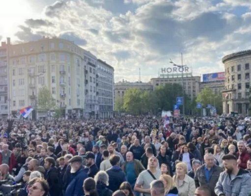 Najavljena još dva masovna okupljanja: U nedelju protesti švalera, a u ponedeljak Ukrajinci traže autonomiju!