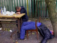 ISPOVEST ČOVEKA KOJI NA SLAVI NE PIJE ALKOHOL: „Posmatram kako drugi gube kontrolu i time se naslađujem“