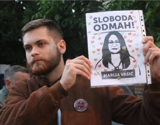 Sin majke sina Marije Vasić, čija je majka majka sina Marije Vasić, a čiji je sin sin majke sina Marije Vasić: IMAM ČAST BITI GLAVA PORODICE!