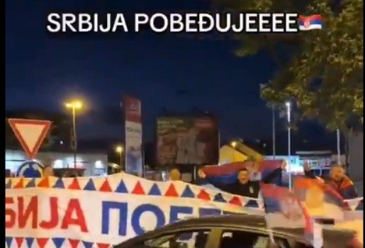 ZRENJANINAC OJADIO SNS: Za par dana izvukao ceo budžet za trubljenje u znak podrške štandu tako što je organizovao celu porodicu da voze ista kola naizmenično!